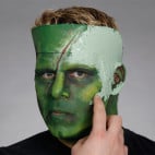 Halloween Schminkanleitung Frankensteins Monster mit Scary Skin (9)