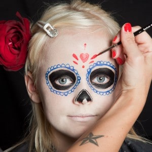 Dia de los Muertos Make Up Schmink-Anleitung Mädchen (7)