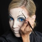 Halloween Make-up Broken-Doll Schminkanleitung-13