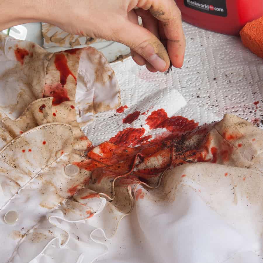 Halloween Schminktipp Zombie Make-up Anleitung 14