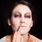 Halloween Schminktipp Zombie Make-up Anleitung 42