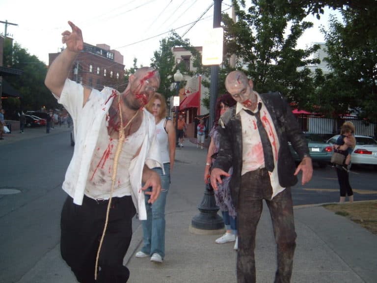 Die Nacht der zechenden Toten: Weltweiter Zombie Pub Crawl am 4. Mai