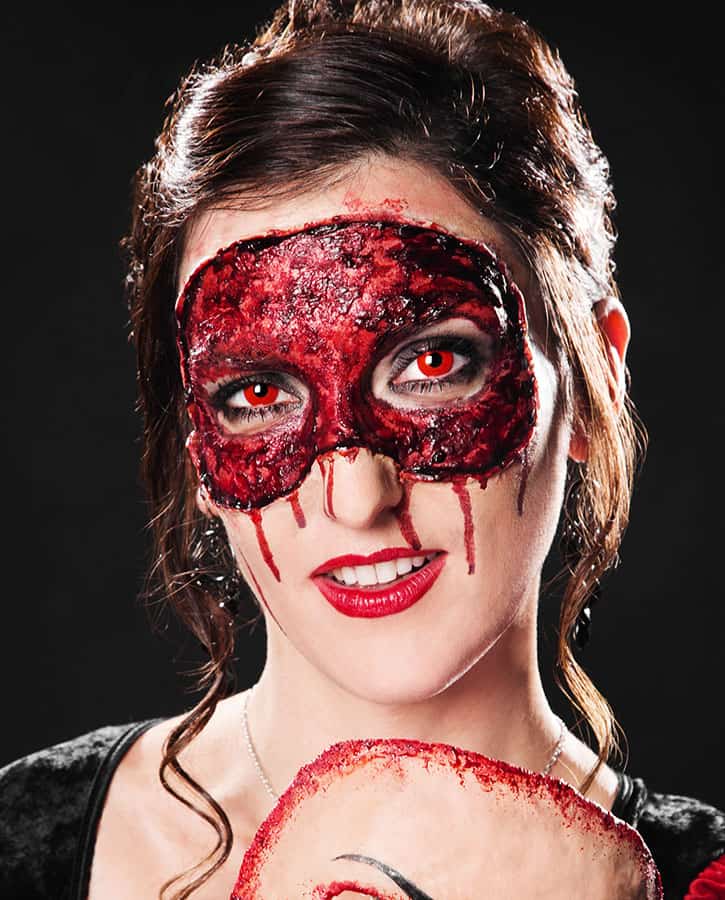 Hinter der Maske ist es blutig Venezianische-Horromaske-für-Halloween-zum-selberbasteln