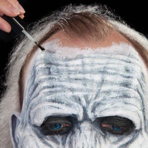 Halloween-Schminkanleitung-White-Walker (25)